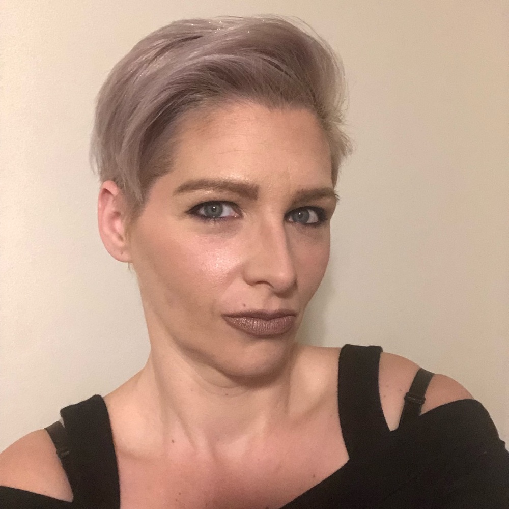 Meet your Posher, Casey